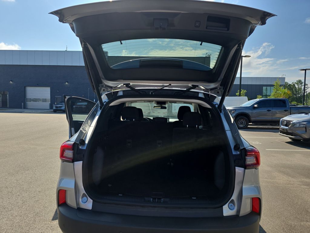2023 Iconic Silver Metallic Ford Escape Active FWD SUV