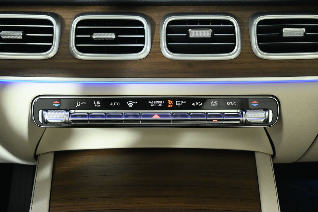 Thumbnail: 2026 Mercedes-Benz GLE - 19