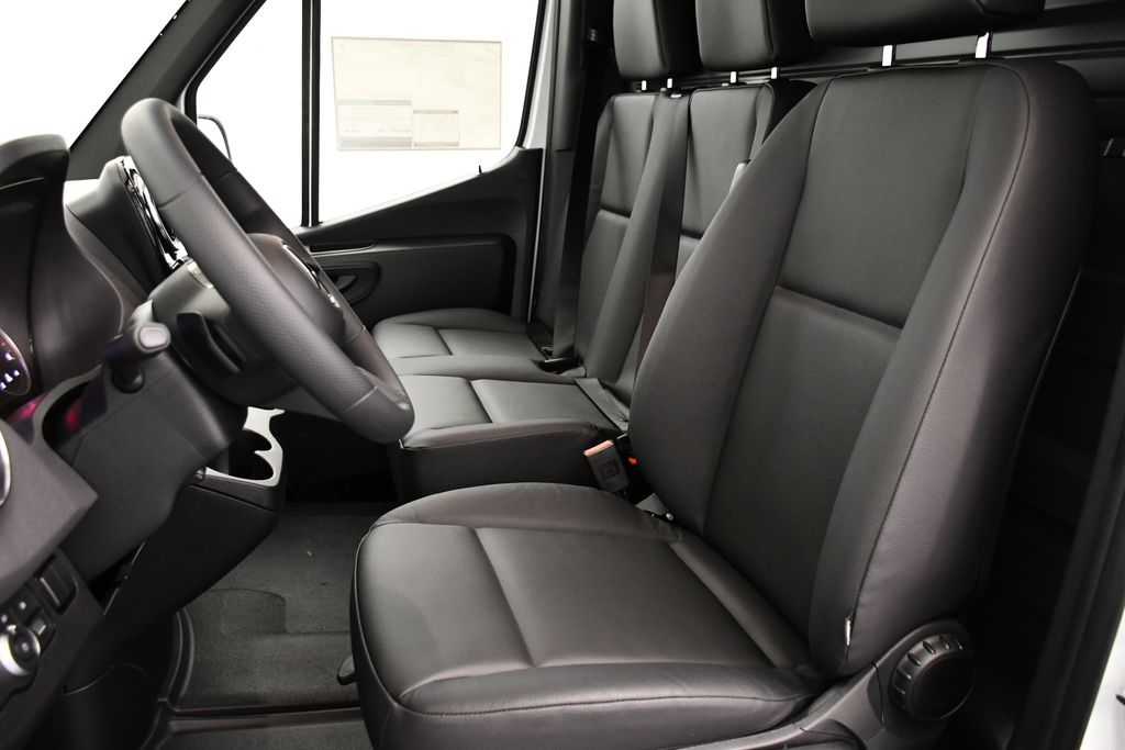 Thumbnail: 2026 Mercedes-Benz Sprinter - 29