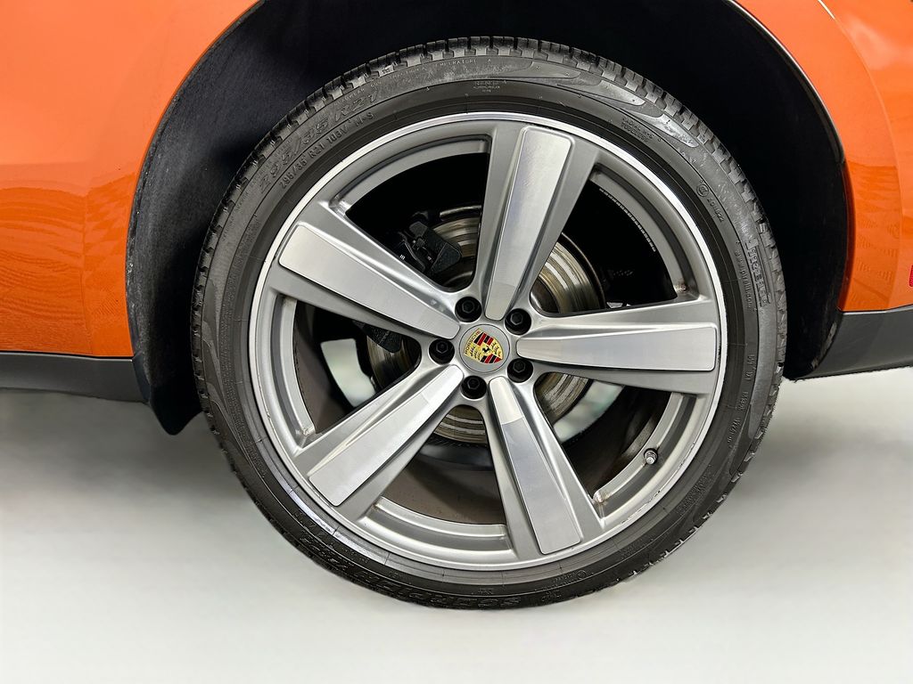 Thumbnail: 2025 Porsche Macan - 32