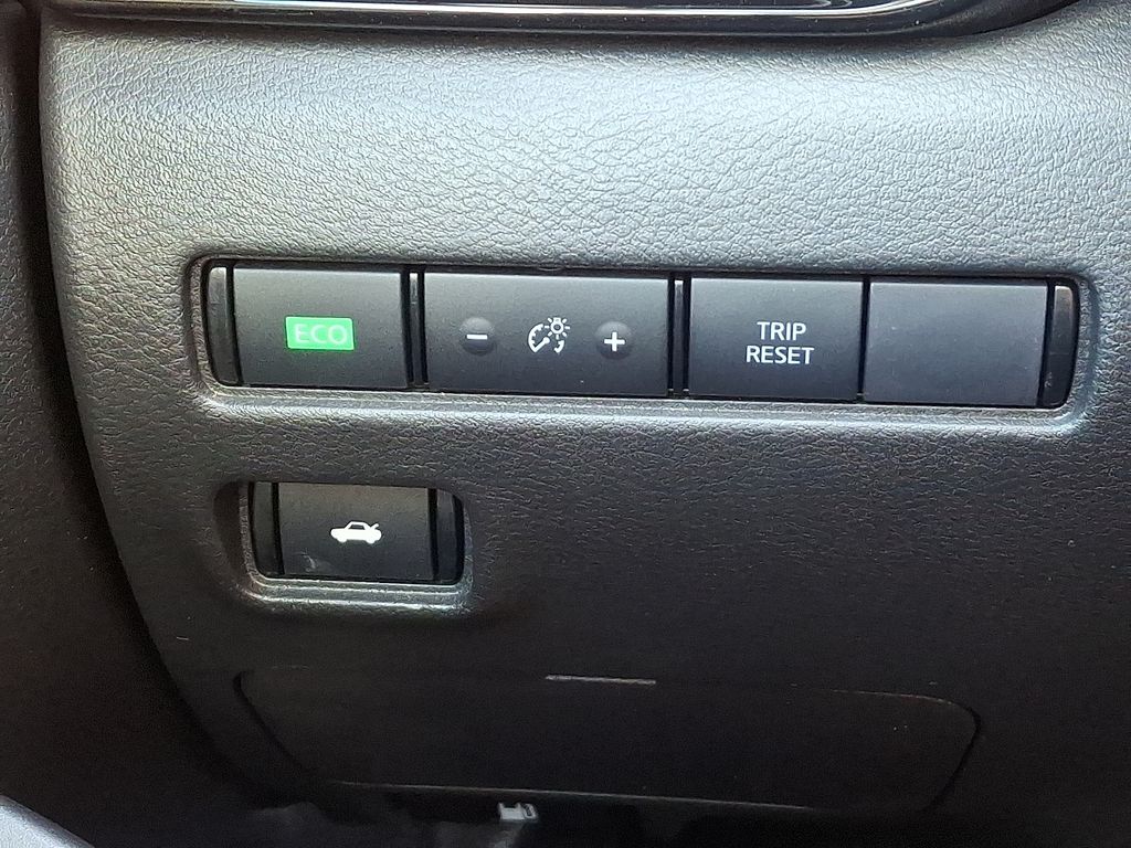 Thumbnail: 2023 Nissan Sentra - 23