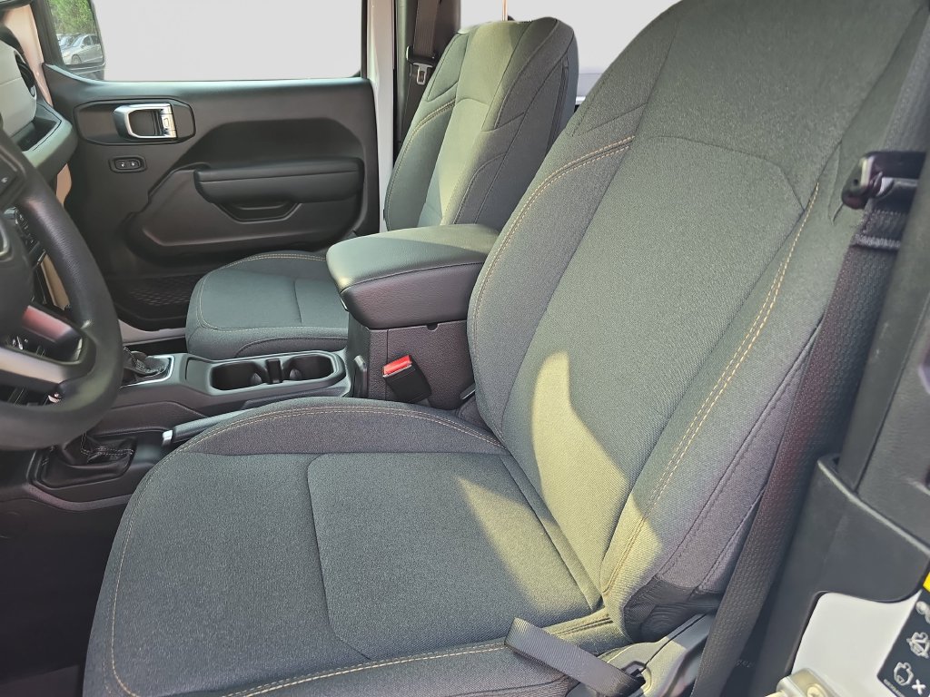 Used 2025 Jeep Wrangler SUV