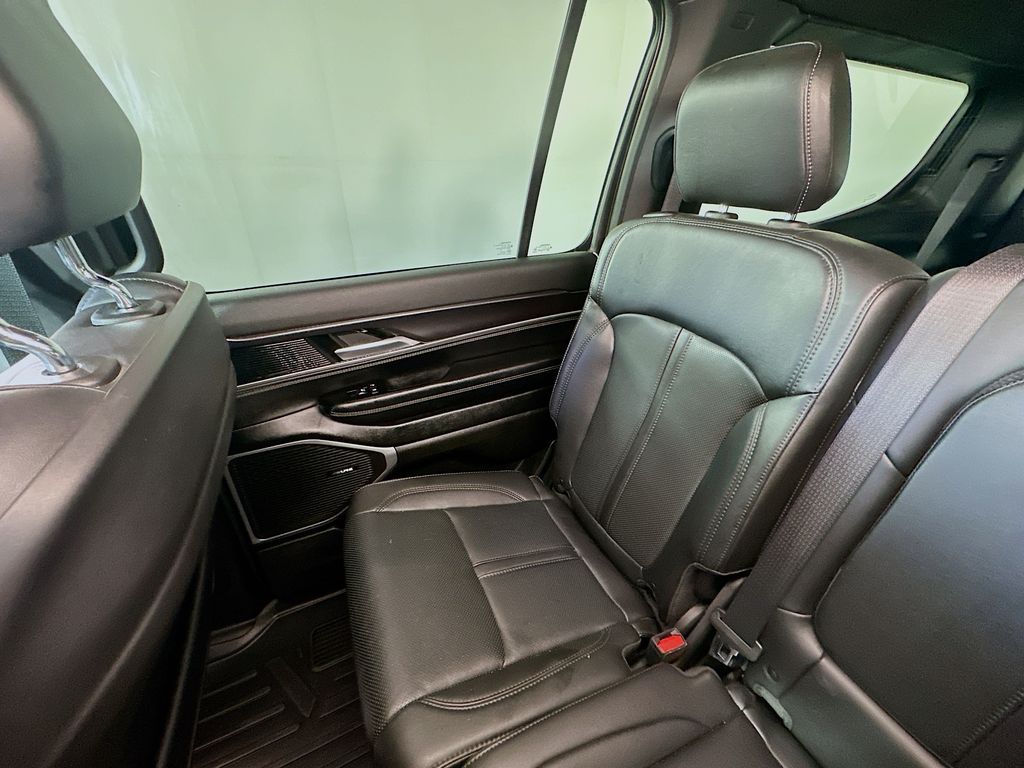 Used 2023 Gray Jeep Base image 12