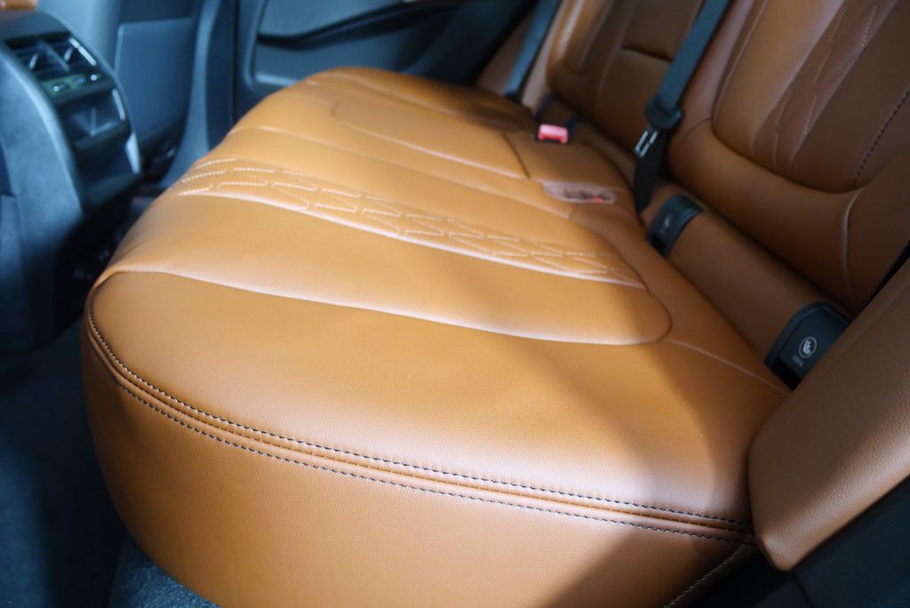 Thumbnail: 2026 BMW X5 - 15