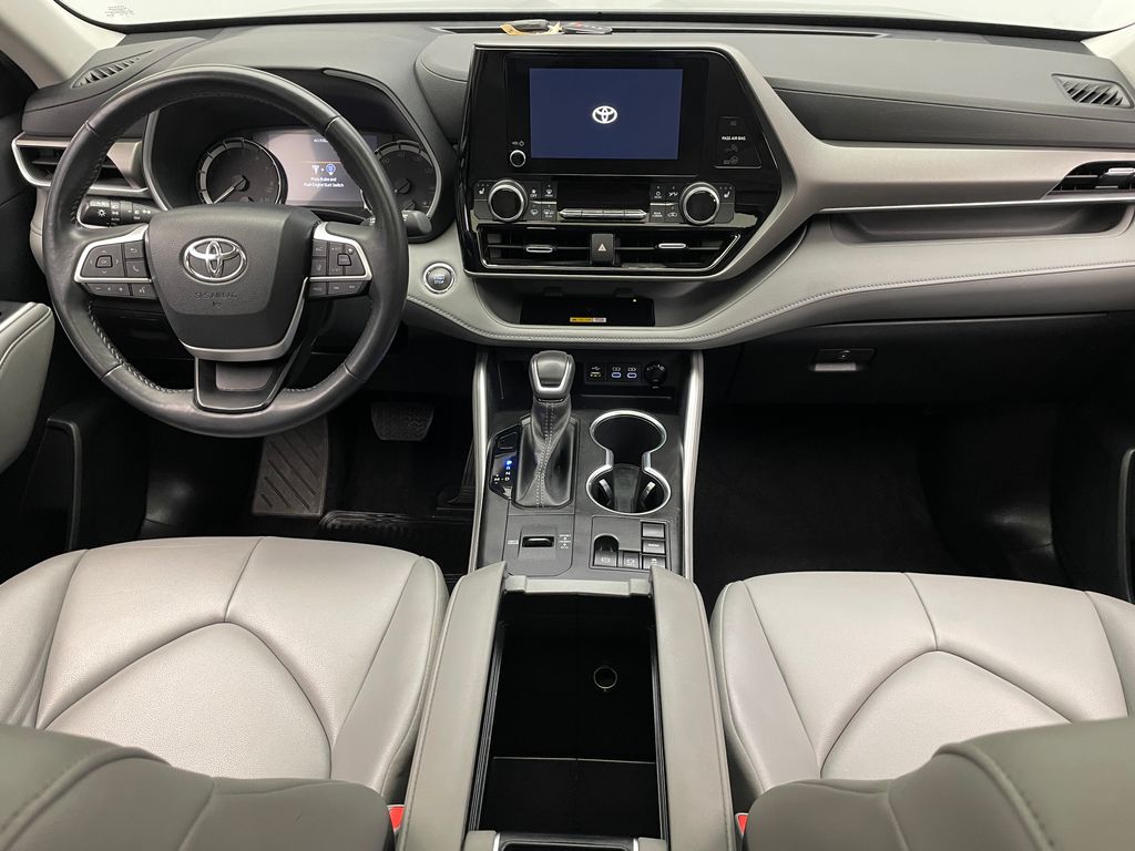 2023 Toyota Highlander XLE 28