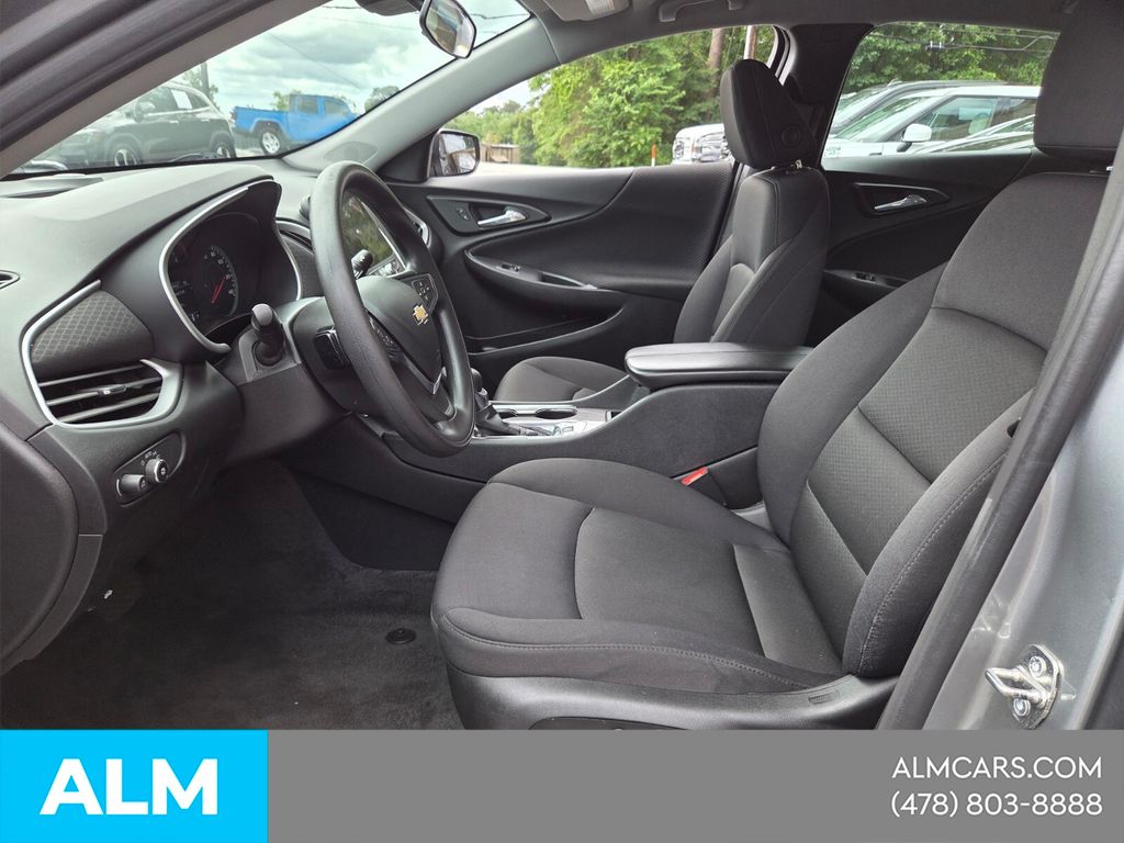 Used 2024 Gray Chevrolet LT image 4