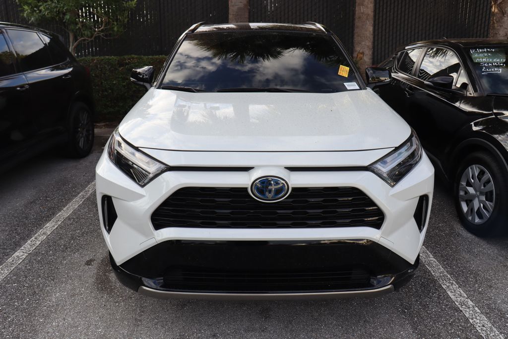 2023 Toyota RAV4 XSE 5