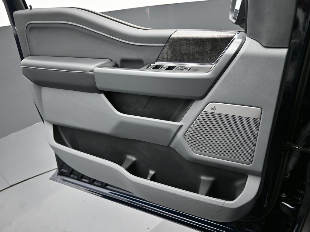 2024 Ford F-150 Lightning Flash