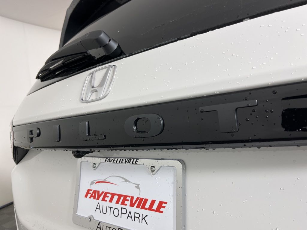 Thumbnail: 2025 Honda Pilot - 18