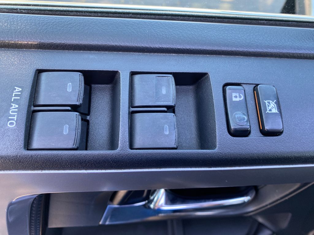 2016 Toyota 4Runner Limited 31