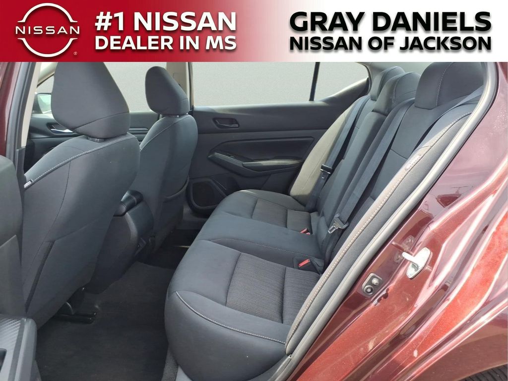 Used 2025 Nissan Altima Sedan