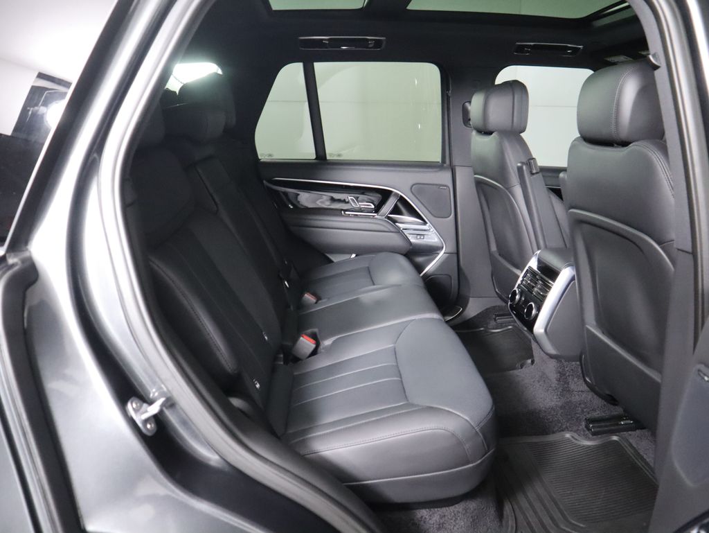 Thumbnail: 2023 Land Rover Range Rover - 23
