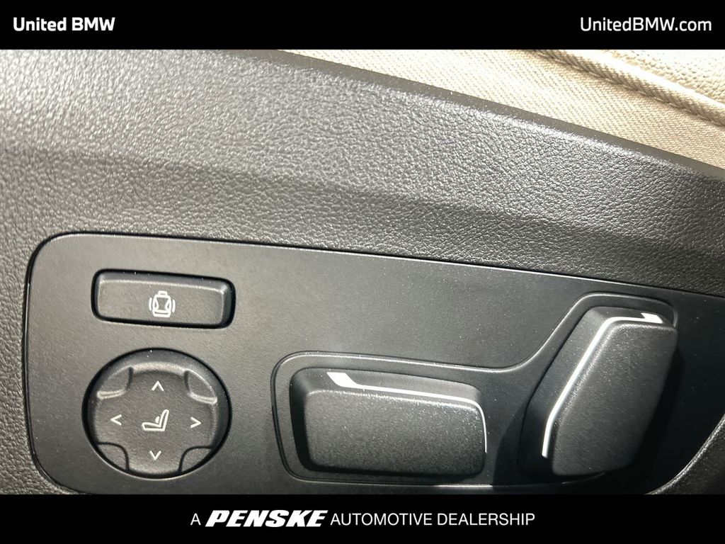 Thumbnail: 2026 BMW 3 Series - 12