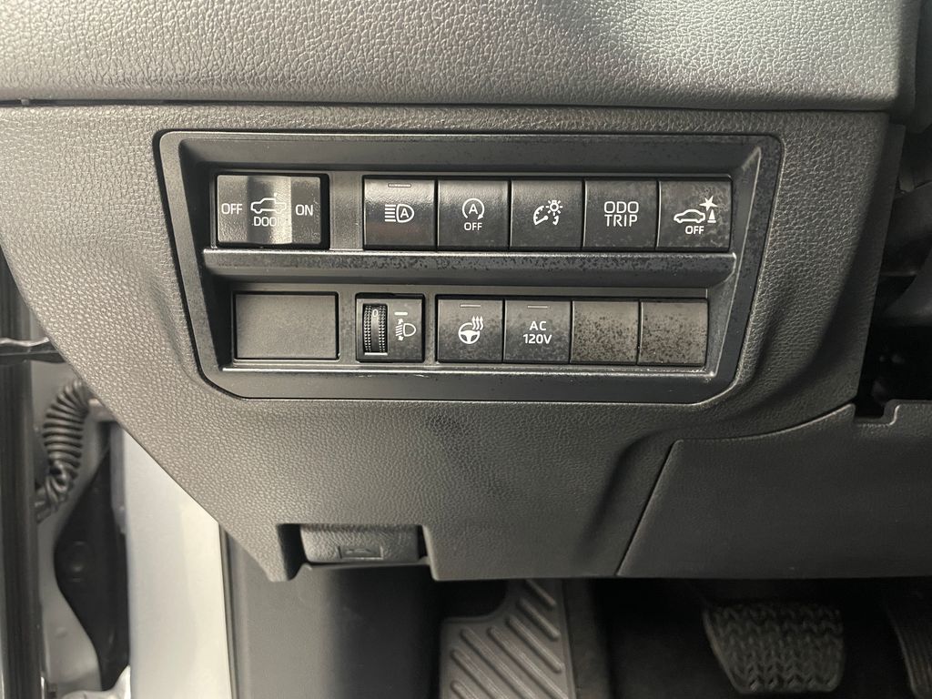 Thumbnail: 2022 Toyota Tundra - 21