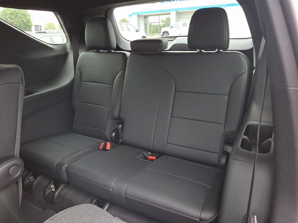 used 2025 Chevrolet Traverse car, priced at $39,629