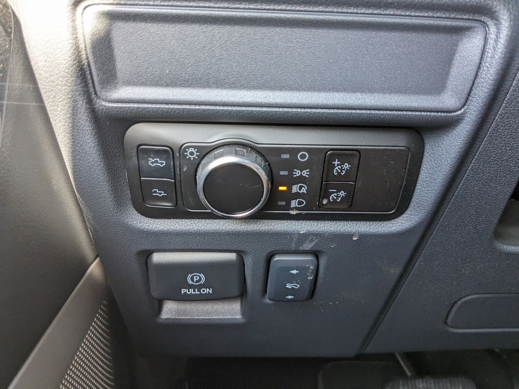 2025 Ford F-150 Lightning Platinum