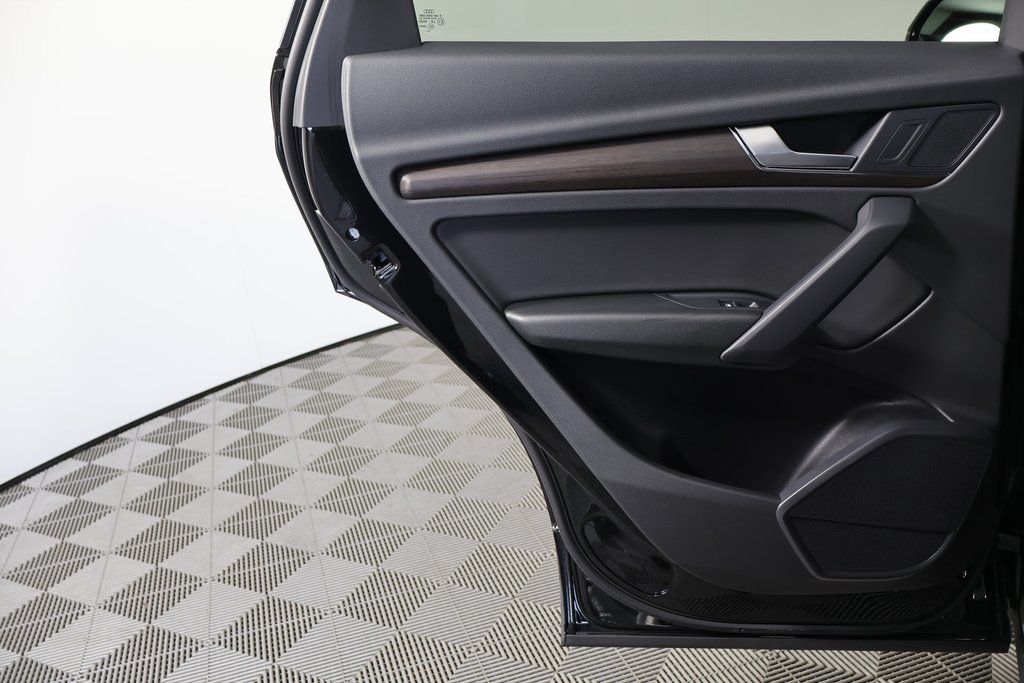 Thumbnail: 2024 Audi Q5 - 13