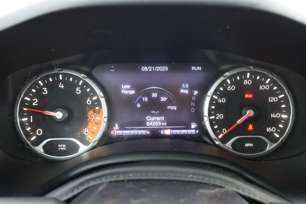 Thumbnail: 2016 Jeep Renegade - 19