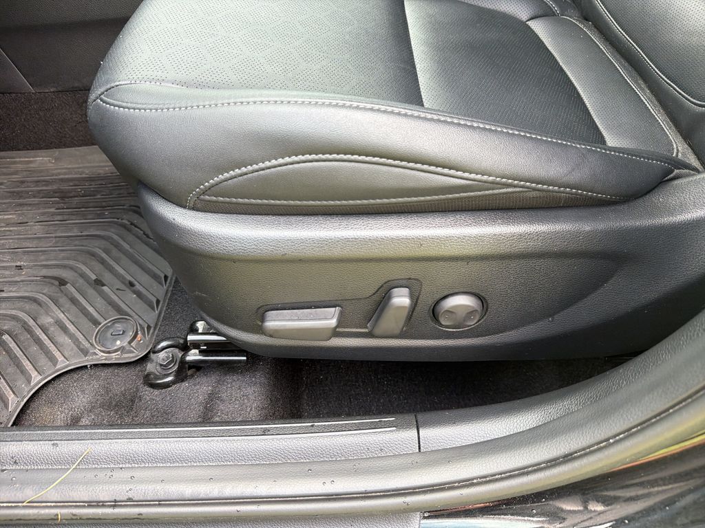 Used 2025 Kia Seltos SUV