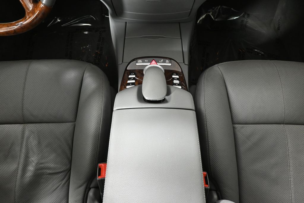 Thumbnail: 2008 Mercedes-Benz S-Class - 24