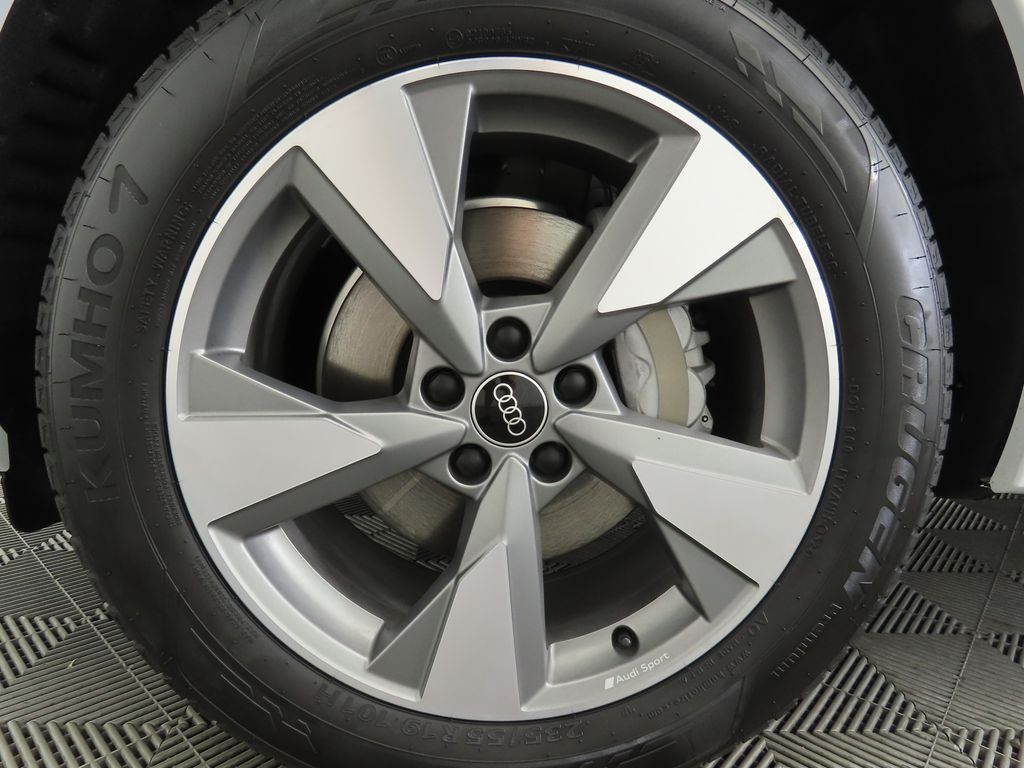 Thumbnail: 2025 Audi Q5 - 30