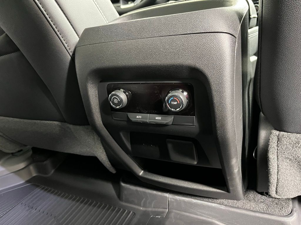 Thumbnail: 2026 Chevrolet Traverse - 18