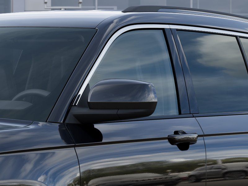 New 2026 Diamond Black Crystal Pearlcoat Jeep Laredo image 12