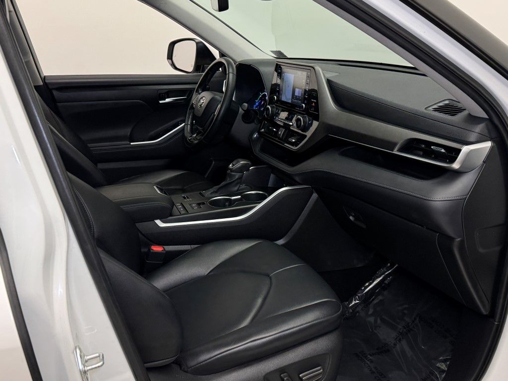 2020 Toyota Highlander XLE 14