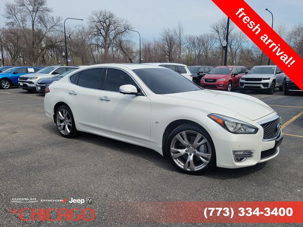 Majestic 2016 INFINITI Q70 3.7 AWD Sedan All-Wheel Drive 7-Speed Automatic