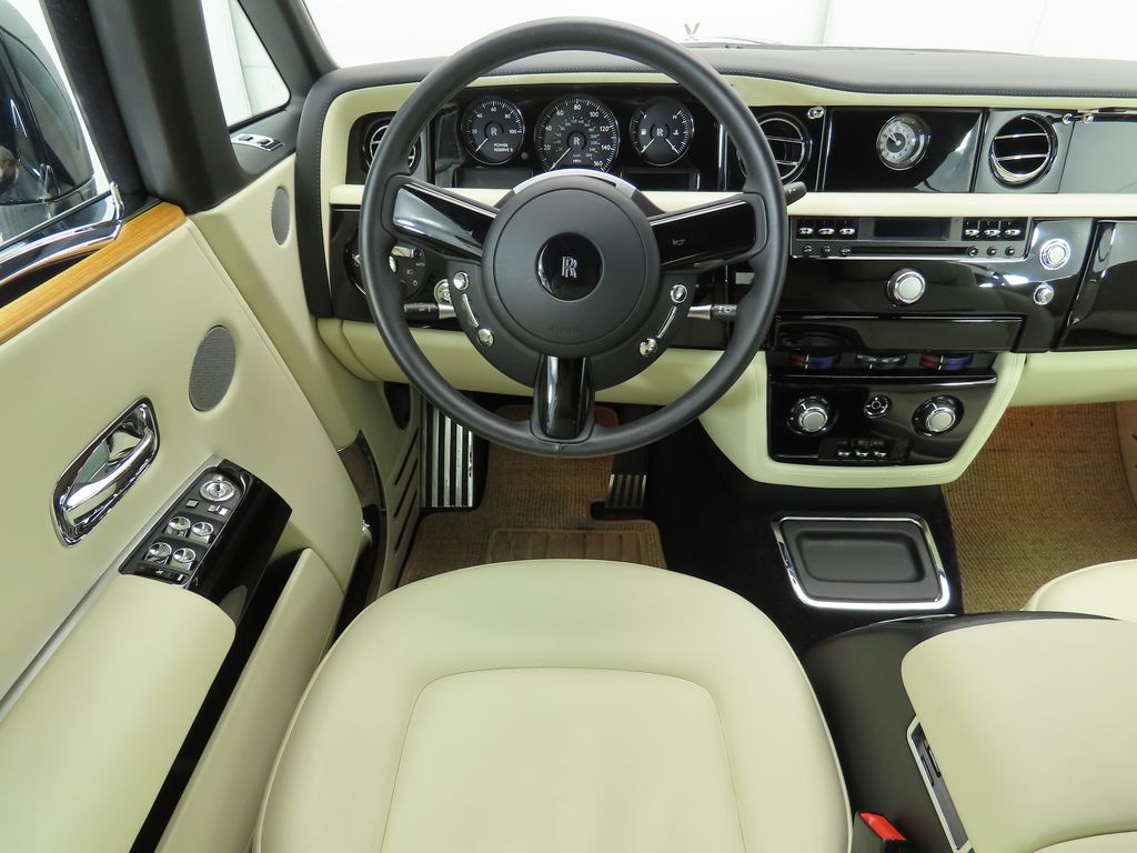 Thumbnail: 2012 Rolls-Royce Phantom - 18