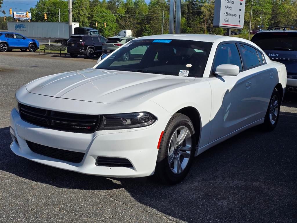 White Knuckle Clearcoat 2022 Dodge Charger SXT RWD Sedan Rear-Wheel Drive 8-Speed Automatic