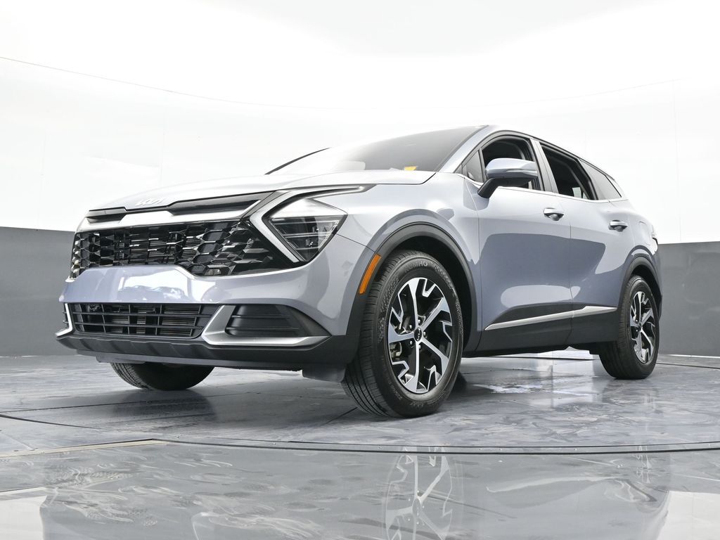 Used 2025 Everlasting Silver Kia EX image 58