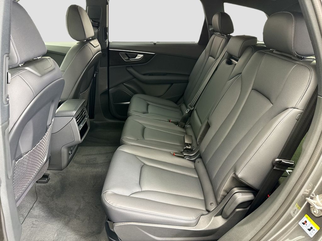 Thumbnail: 2026 Audi Q7 - 20