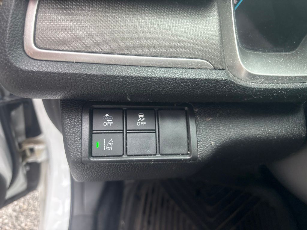 Used 2021 White Honda  image 14