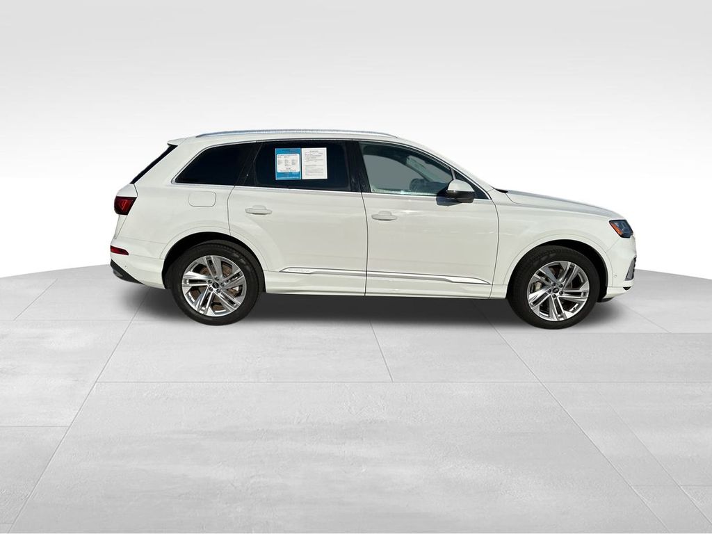 2023 Audi Q7 55 Premium Plus 9