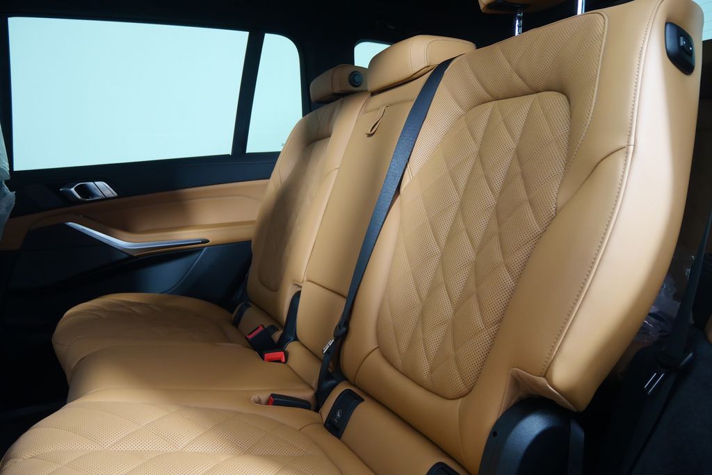 2026 BMW X7 xDrive40i 16