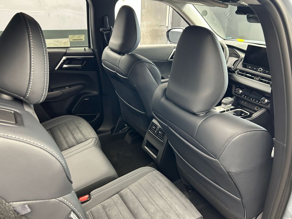 New 2026 Gray Mitsubishi SE image 52