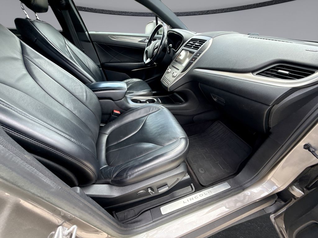 Thumbnail: 2017 Lincoln MKC - 15