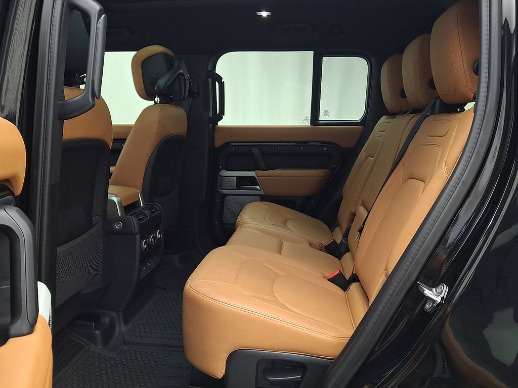 Thumbnail: 2024 Land Rover Defender - 10