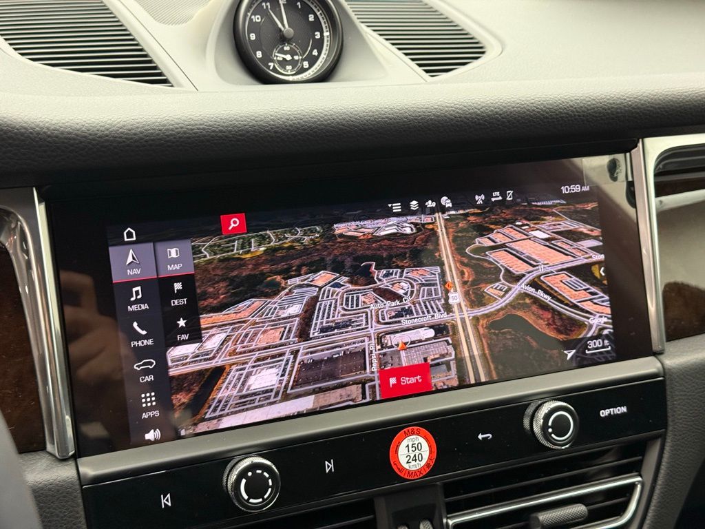 Thumbnail: 2025 Porsche Macan - 16