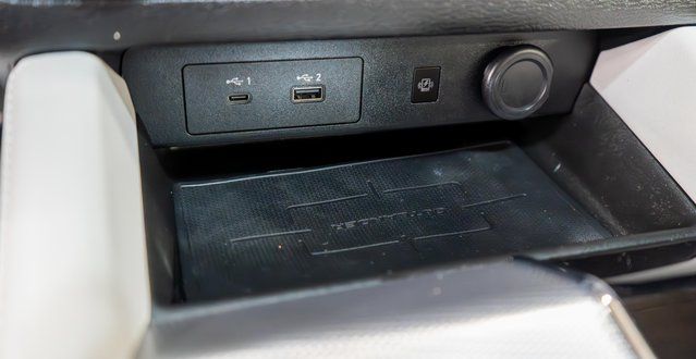 2024 Mitsubishi Outlander SEL Platinum Edition Black at Auto Express Mitsubishi