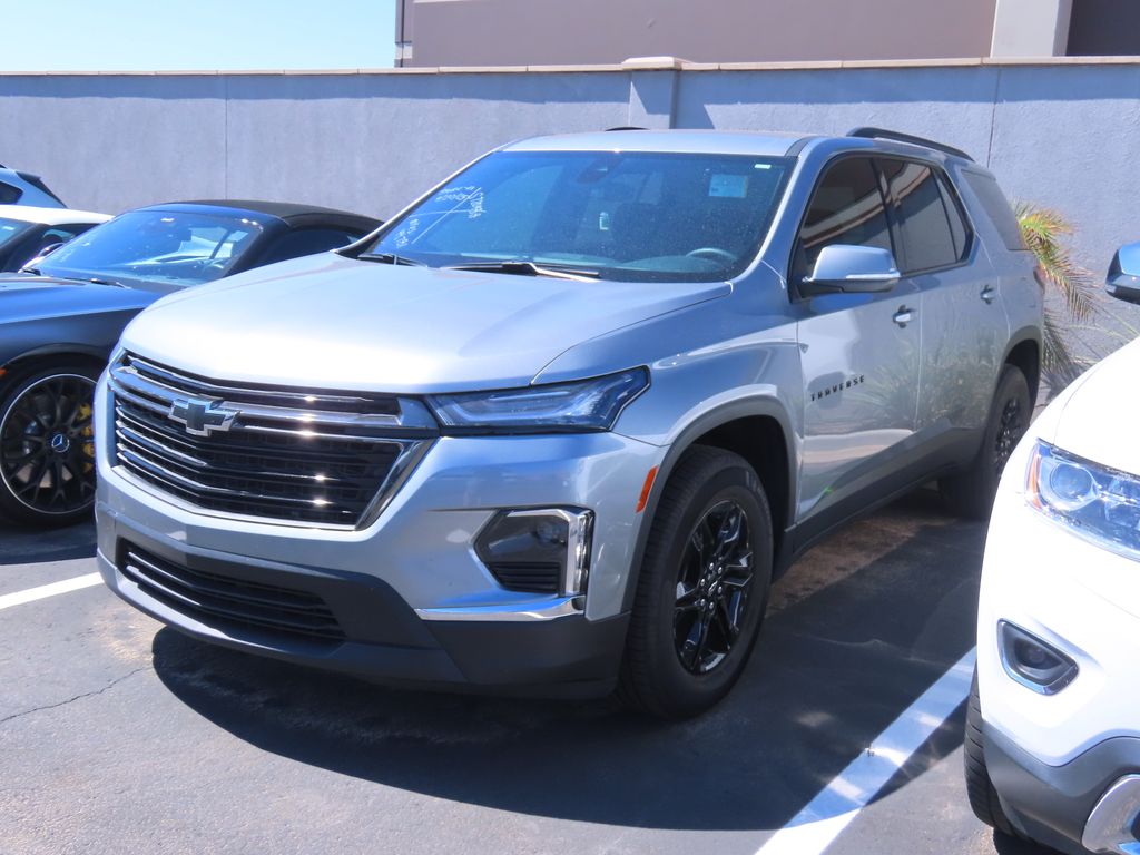 Thumbnail: 2023 Chevrolet Traverse - 2