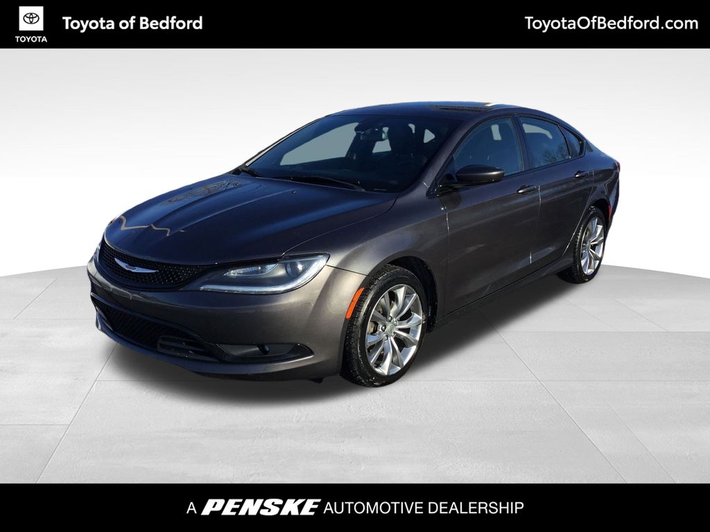 2015 Chrysler 200 S -
                  Bedford, OH