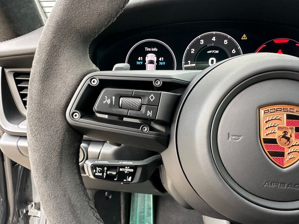 Thumbnail: 2026 Porsche 911 - 18