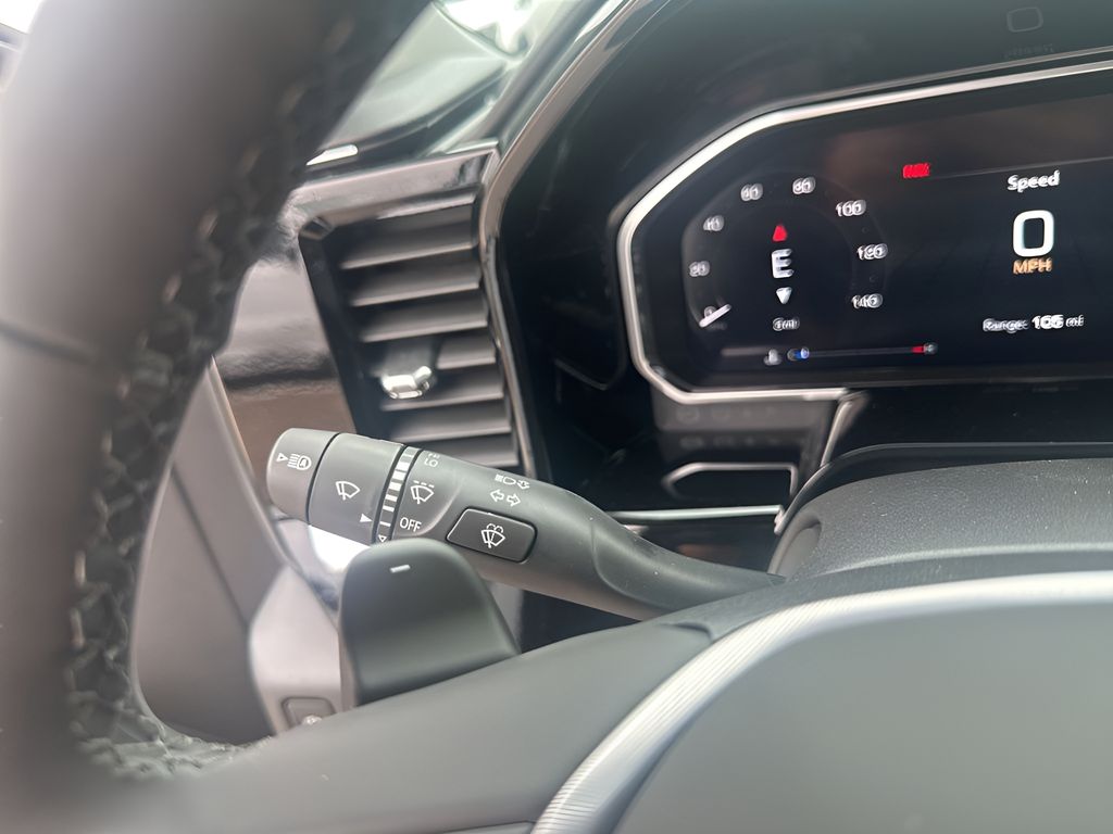 New 2026 White GMC SLT image 31