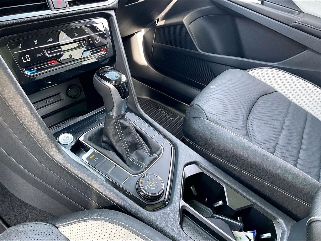 2025 Volkswagen Taos — photo 19