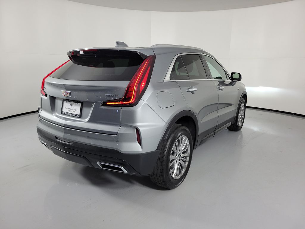 2025 Cadillac XT4 Premium Luxury - 3