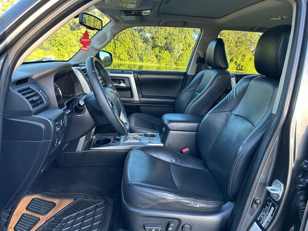 Thumbnail: 2016 Toyota 4Runner - 13