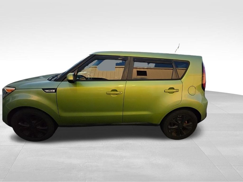 Used 2015 Green Kia Plus image 3
