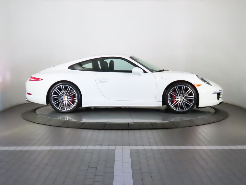 Thumbnail: 2016 Porsche 911 - 8